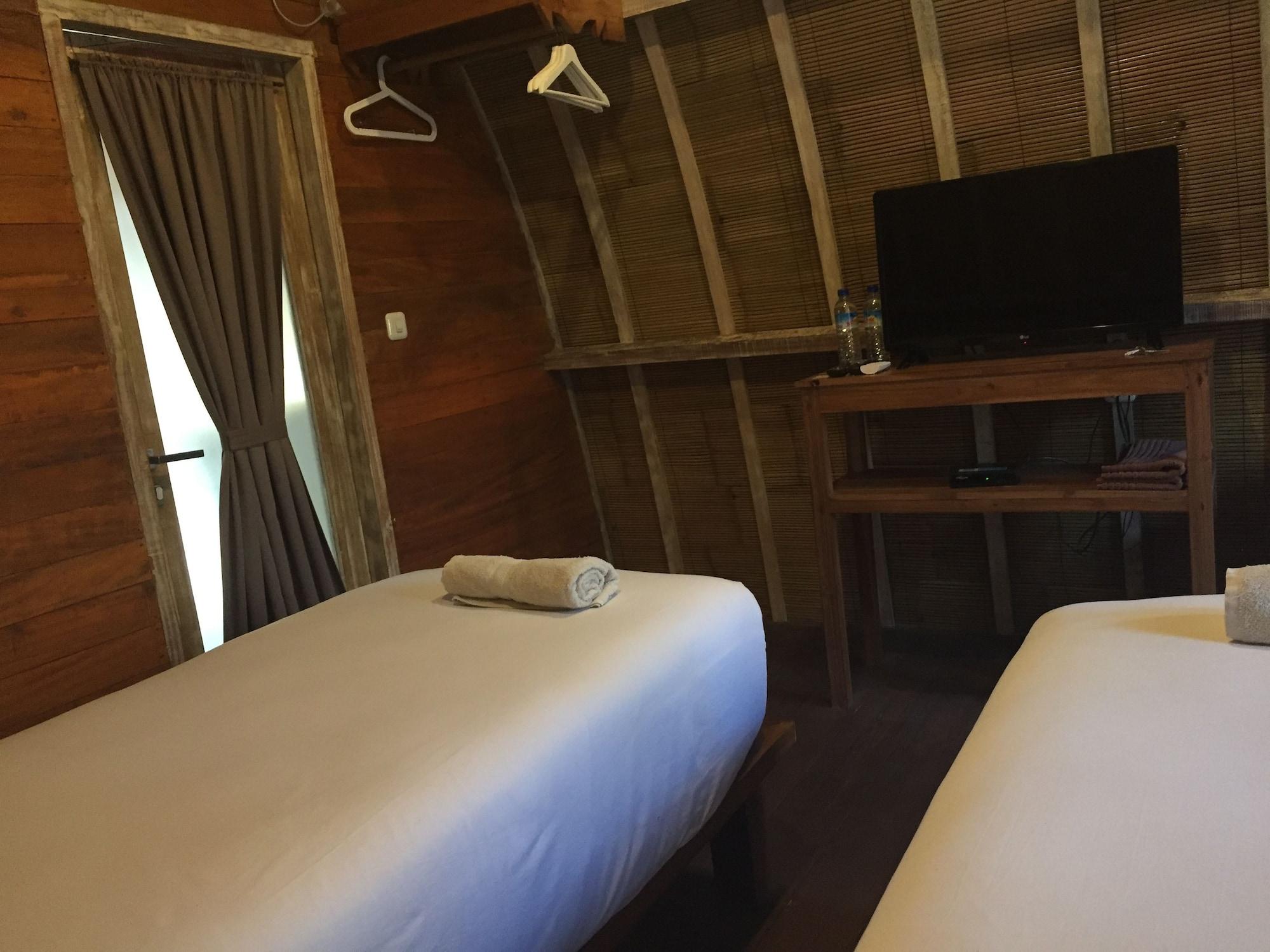 ปาราเดซา วิลลา Hotel กีลีตราวางัน ภายนอก รูปภาพ
