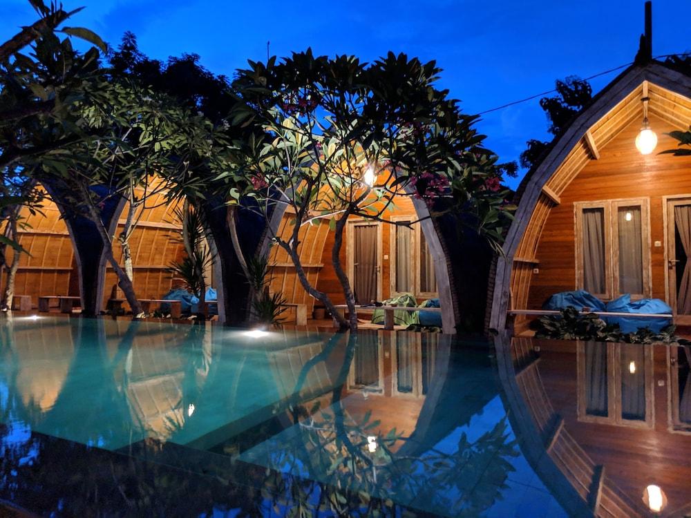 ปาราเดซา วิลลา Hotel กีลีตราวางัน ภายนอก รูปภาพ