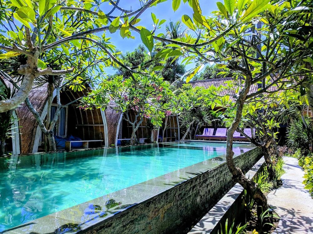 ปาราเดซา วิลลา Hotel กีลีตราวางัน ภายนอก รูปภาพ