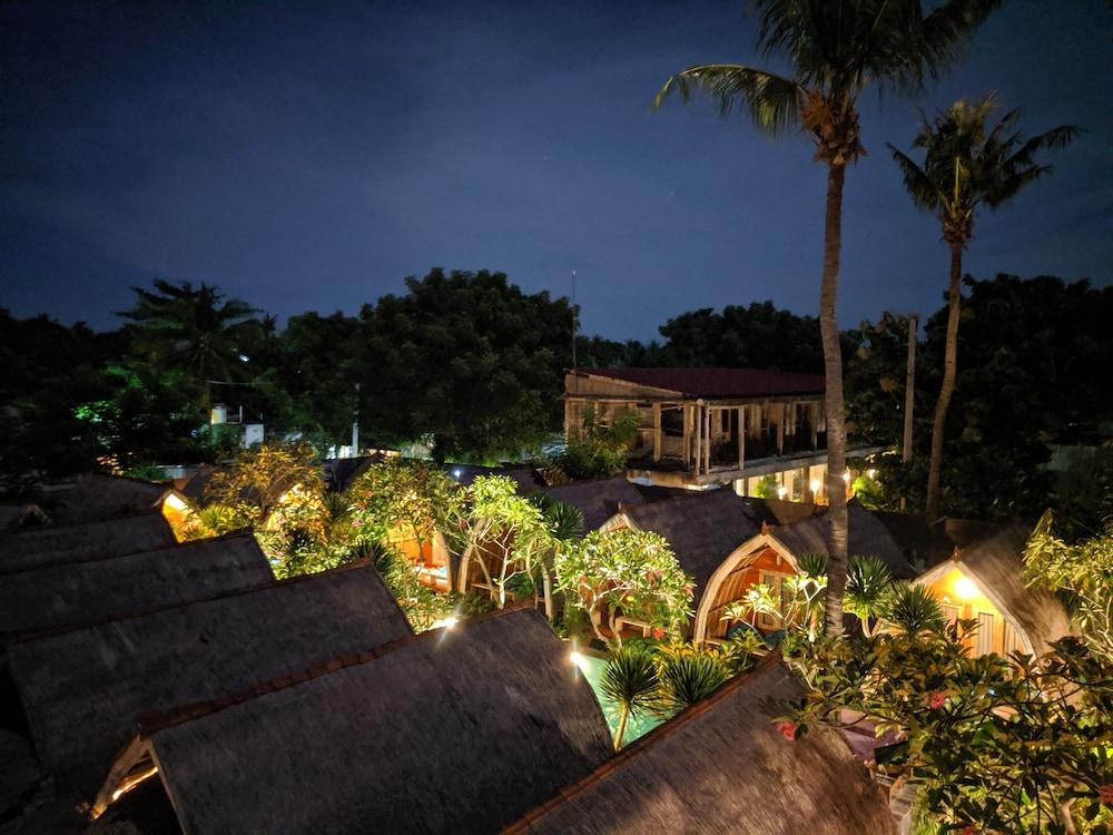 ปาราเดซา วิลลา Hotel กีลีตราวางัน ภายนอก รูปภาพ