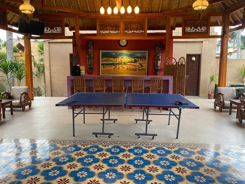 ปาราเดซา วิลลา Hotel กีลีตราวางัน ภายนอก รูปภาพ